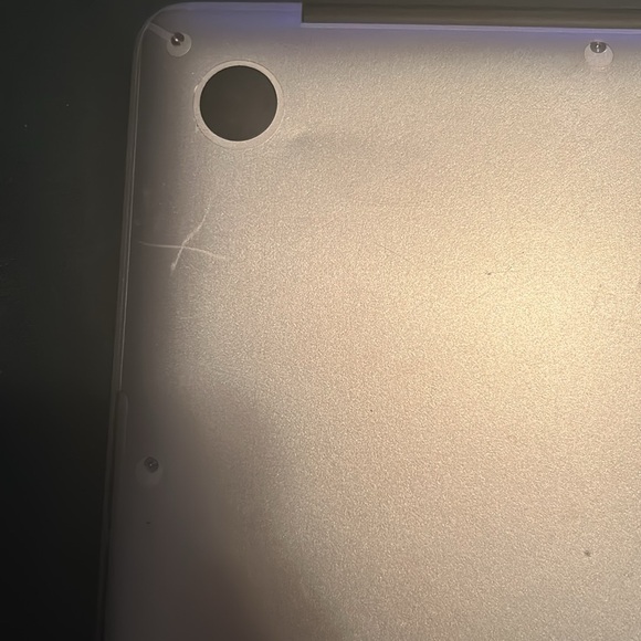 Apple MacBook - Picture 4 of 6